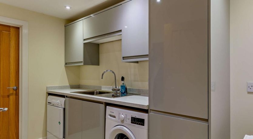 Photo of 4 Bed in Appledore