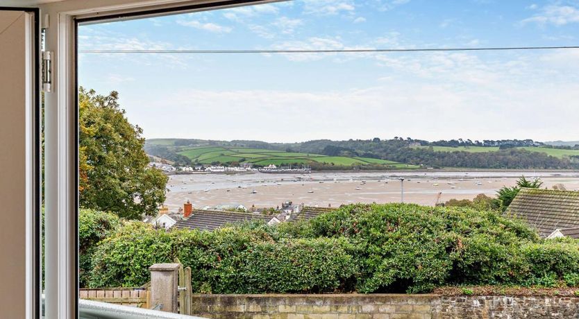 Photo of 4 Bed in Appledore