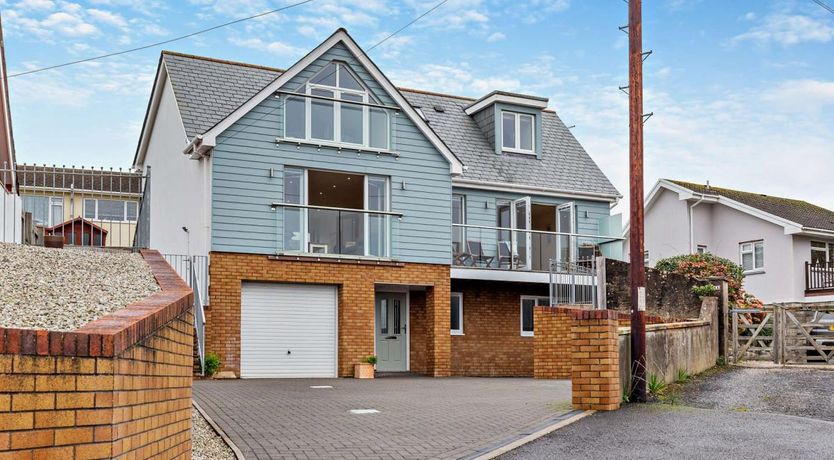 Photo of 4 Bed in Appledore