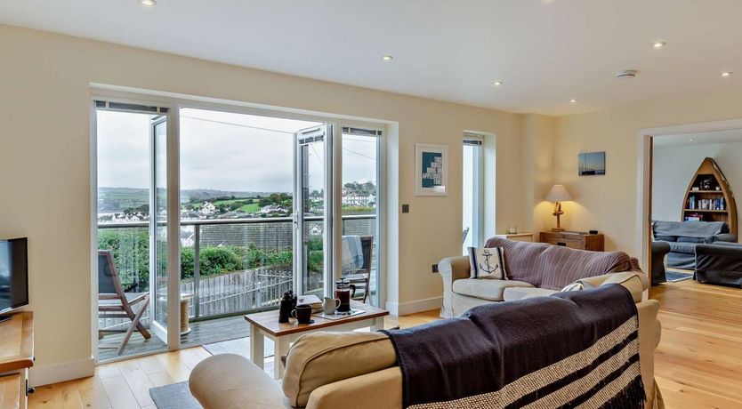 Photo of 4 Bed in Appledore