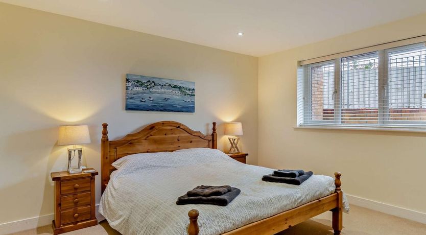 Photo of 4 Bed in Appledore