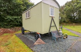 Photo of shepherds-hut-the-hurdle