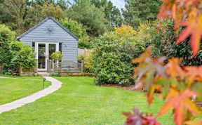 Photo of Log Cabin in Hampshire