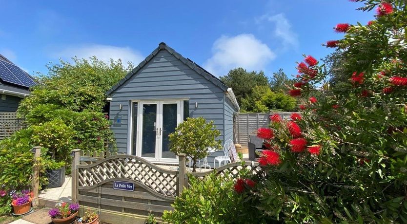 Photo of Log Cabin in Hampshire