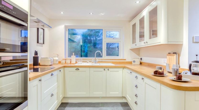 Photo of 4 Bed in Parkham