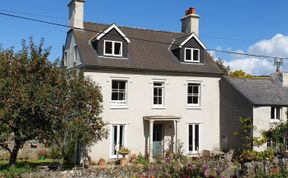 Photo of 2 Bed in Kingsbridge