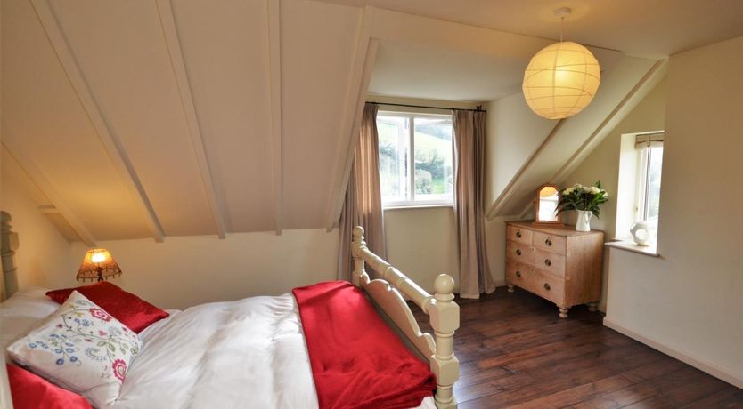 Photo of 2 Bed in Kingsbridge