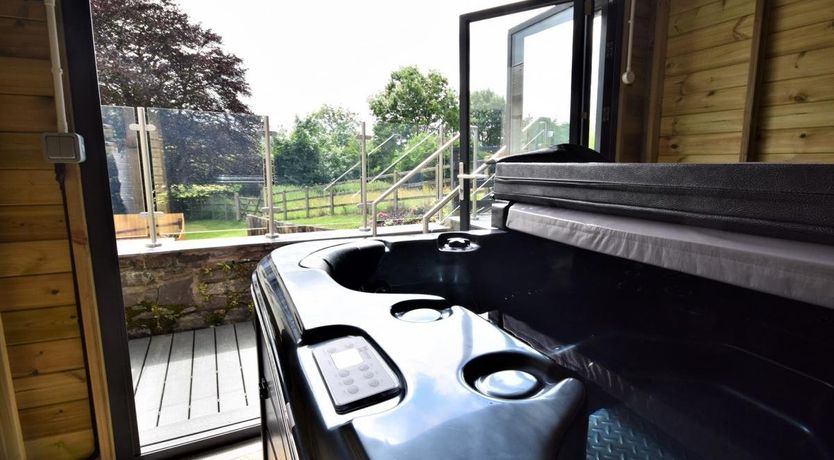 Photo of 3 Bed in Swimbridge