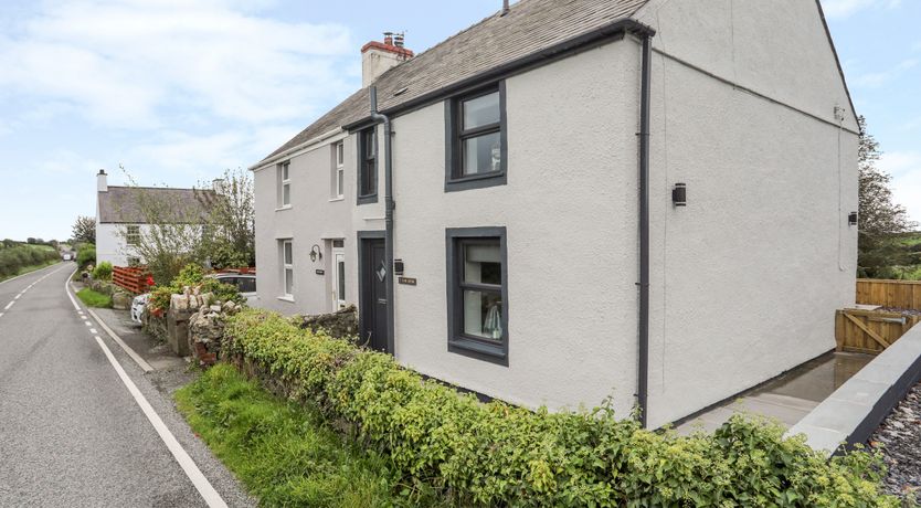 Photo of 2 Tan Rhiw