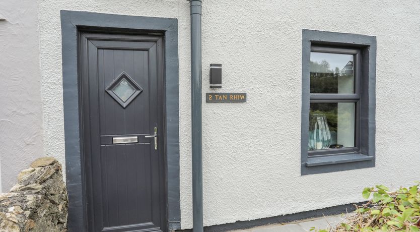 Photo of 2 Tan Rhiw