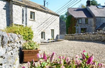 2 Bed in Buxton Holiday Cottage