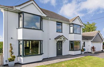 5 Bed in Hartland Holiday Cottage