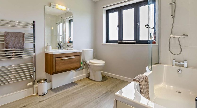 Photo of 5 Bed in Hartland