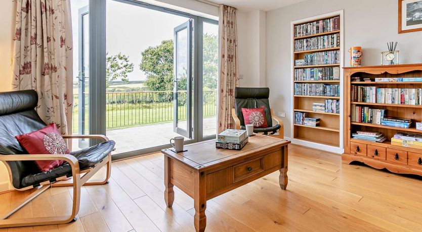 Photo of 5 Bed in Hartland