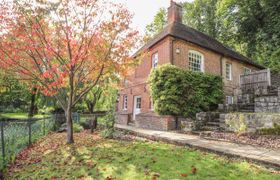 Photo of cottage-in-hollingbourne