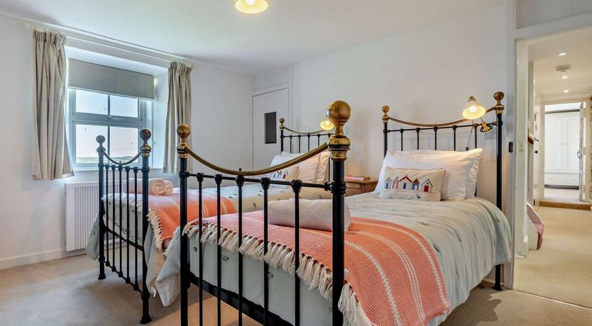 Photo of 4 Bed in Langton Matravers