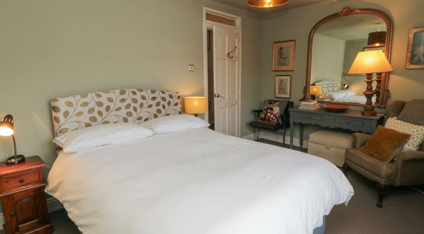 Photo of 5 College Square