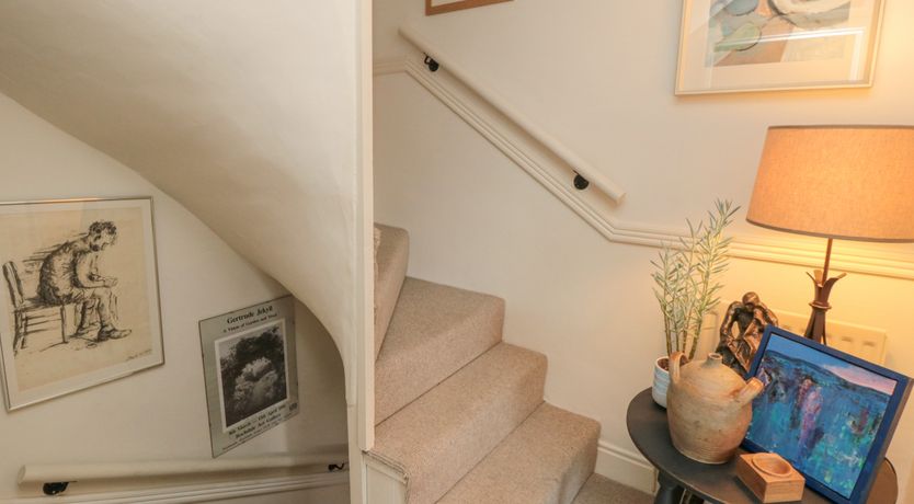 Photo of 5 College Square