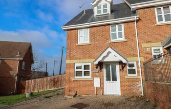 Hurst View Holiday Cottage