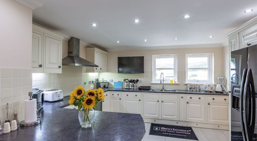 Photo of 5 Bed in Calvine