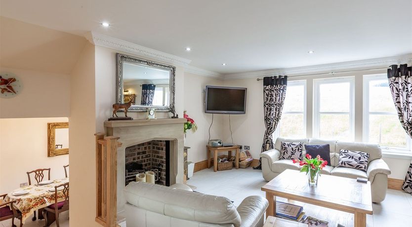 Photo of 5 Bed in Calvine