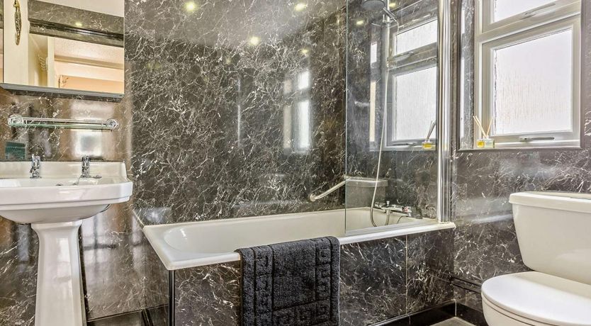 Photo of 3 Bed in Glenlyon