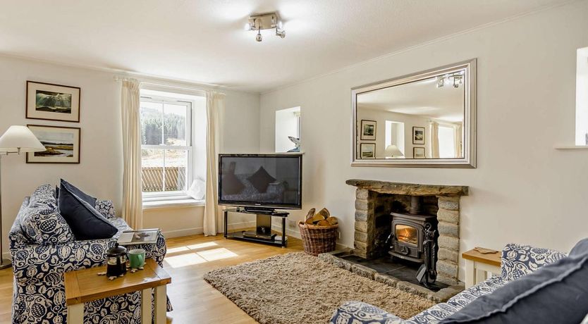 Photo of 3 Bed in Aberfeldy