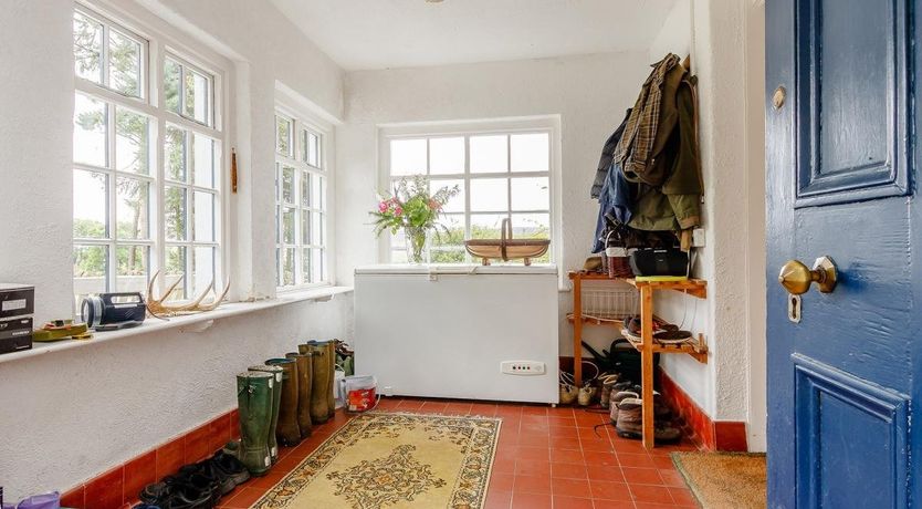 Photo of 5 Bed in Blacklunans