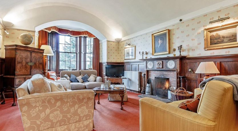 Photo of 5 Bed in Blacklunans