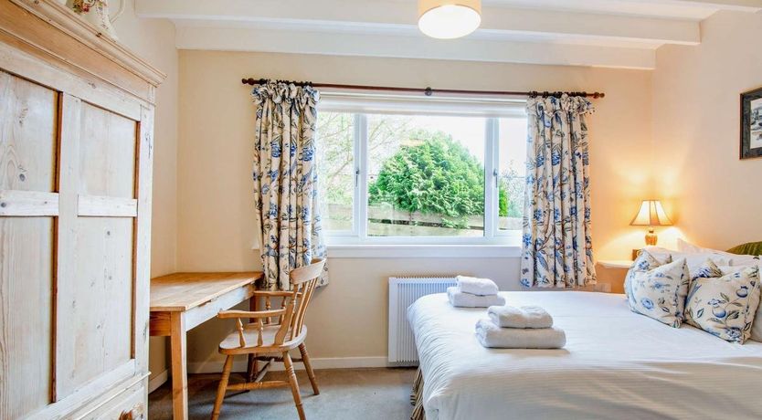 Photo of 3 Bed in Whiting Bay