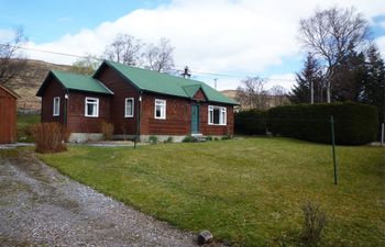 Log Cabin in The Highlands Holiday Home