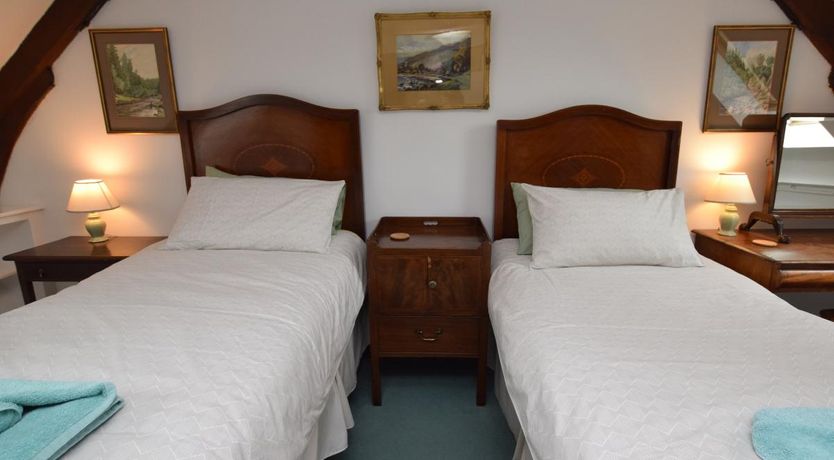Photo of 2 Bed in Drumelzier