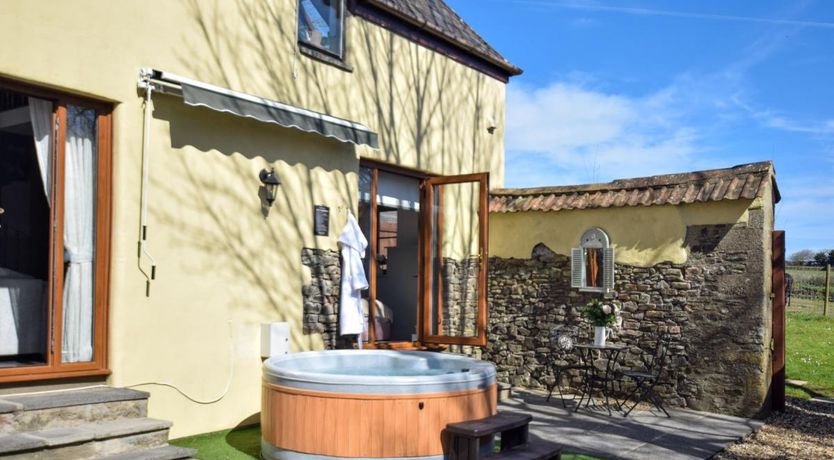 Photo of 1 Bed in Buckland Brewer