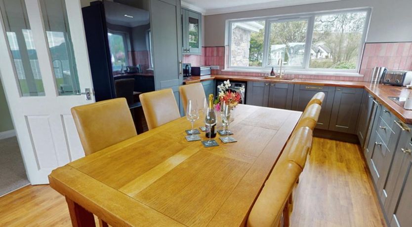 Photo of 3 Bed in Onich