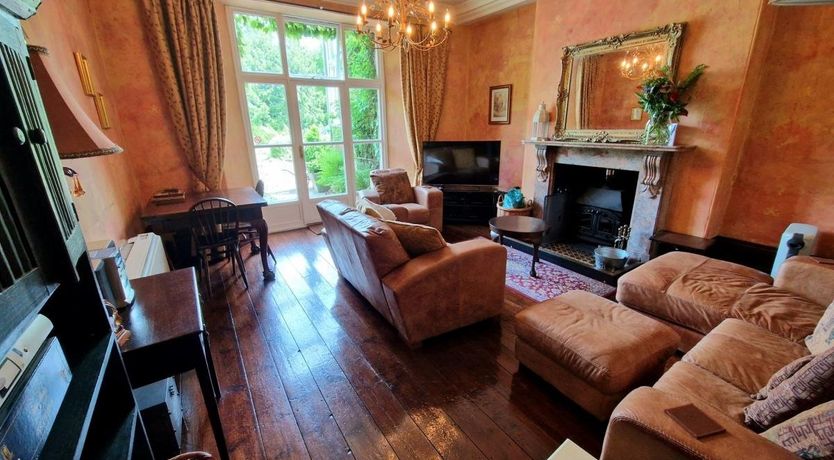 Photo of 1 Bed in Whitstone