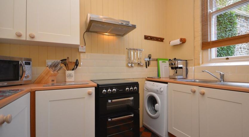 Photo of 1 Bed in Whitstone