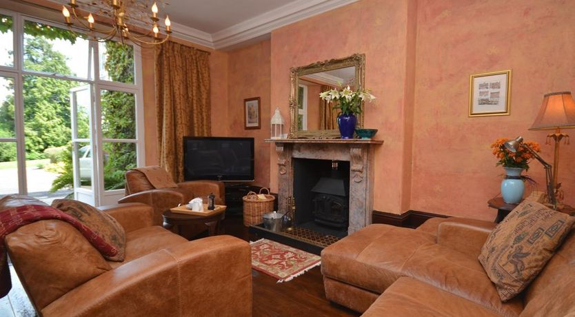 Photo of 1 Bed in Whitstone