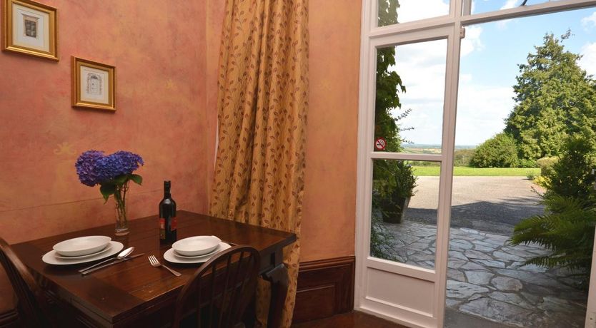 Photo of 1 Bed in Whitstone