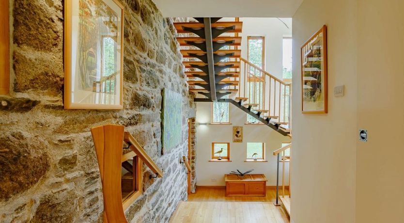 Photo of 5 Bed in Carron