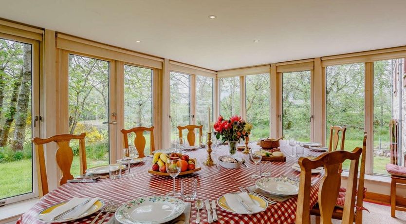 Photo of 5 Bed in Carron