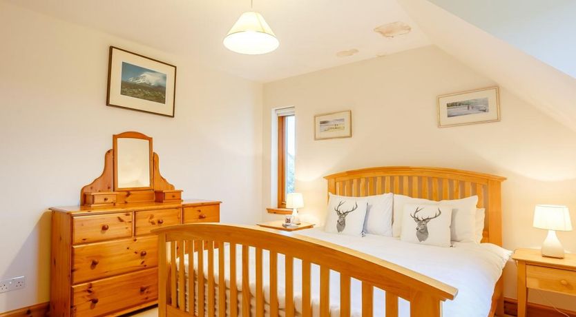 Photo of 4 Bed in Badachro