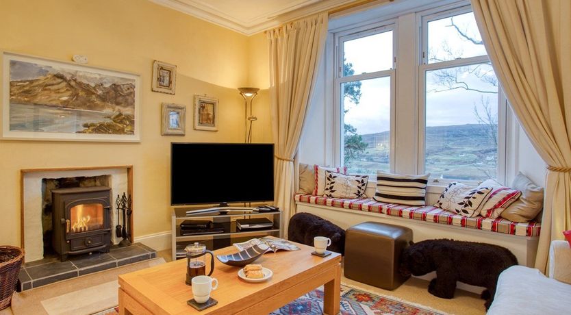 Photo of 4 Bed in Glendale