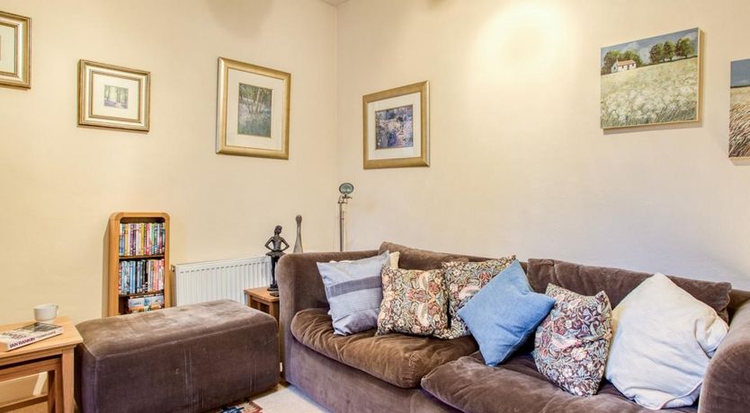 Photo of 4 Bed in Glendale