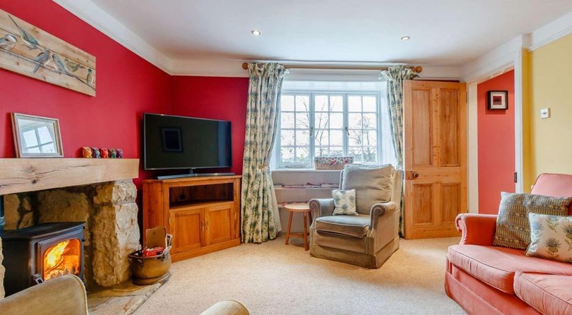 Photo of 6 Bed in Butterstone