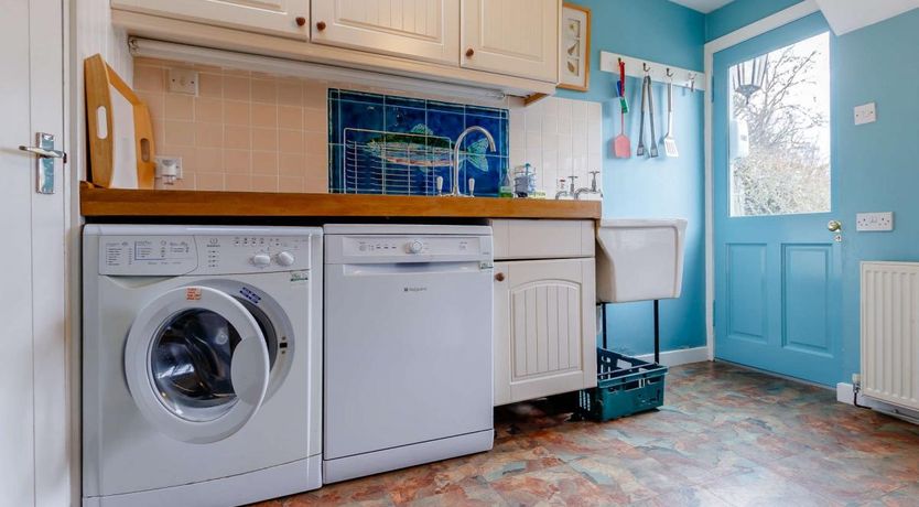 Photo of 6 Bed in Butterstone