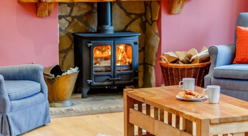 Photo of 6 Bed in Butterstone