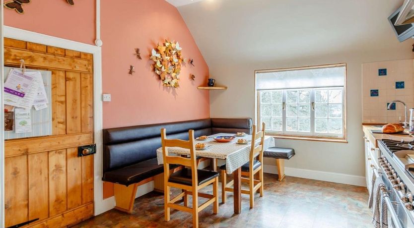 Photo of 6 Bed in Butterstone