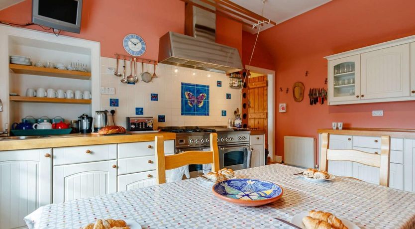 Photo of 6 Bed in Dunkeld