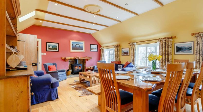 Photo of 6 Bed in Dunkeld