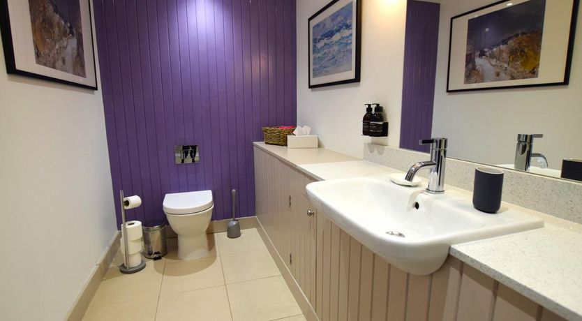 Photo of 5 Bed in Ardtur